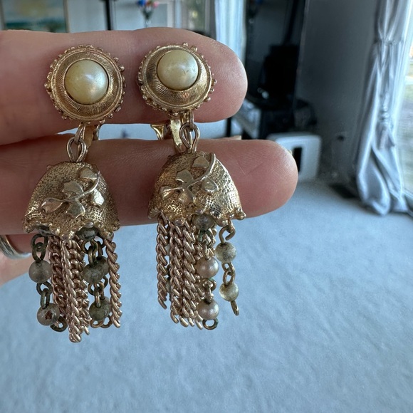 Vintage Tassel Clip Earrings - Picture 3 of 12